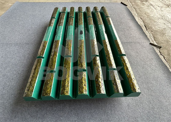 Manganese with Titanium Carbide Insert Crusher Liners Casting by find sand, Smooth