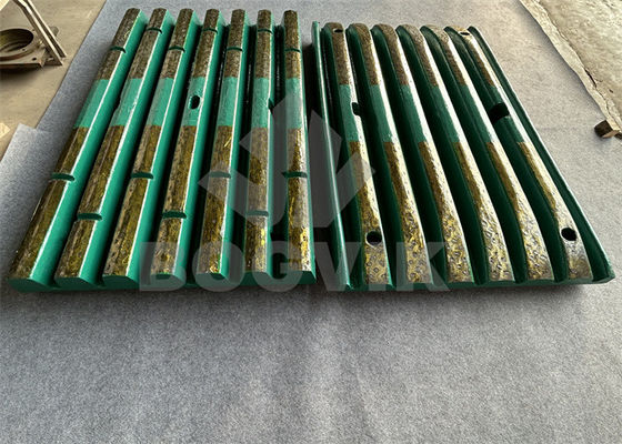 Manganese with Titanium Carbide Insert Crusher Liners Casting by find sand, Smooth